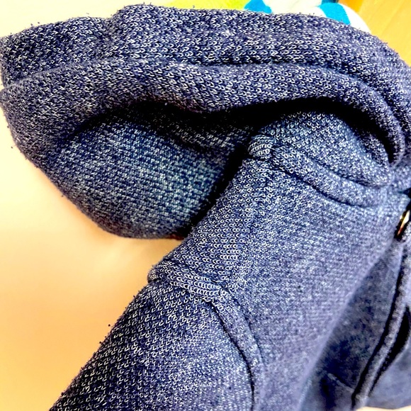 Gymboree boy sweatshirt .Gently used.12-18 mos. - Picture 2 of 6